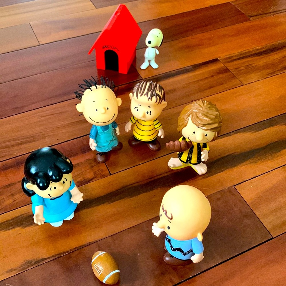 Vintage 2002 Charlie Brown and friends